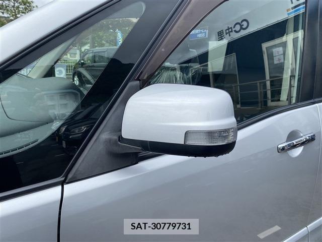 Nissan SERENA 2011-09 204608-8