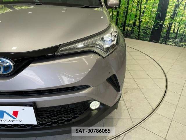 Toyota C-HR 2017-02 295005-12