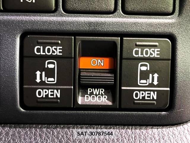 Toyota VOXY 2016-10 370426-5