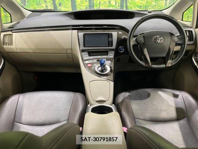 Toyota PRIUS 2013-07 282116-1