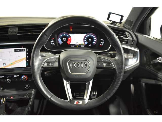 Audi Q3 2021-03 20384-11