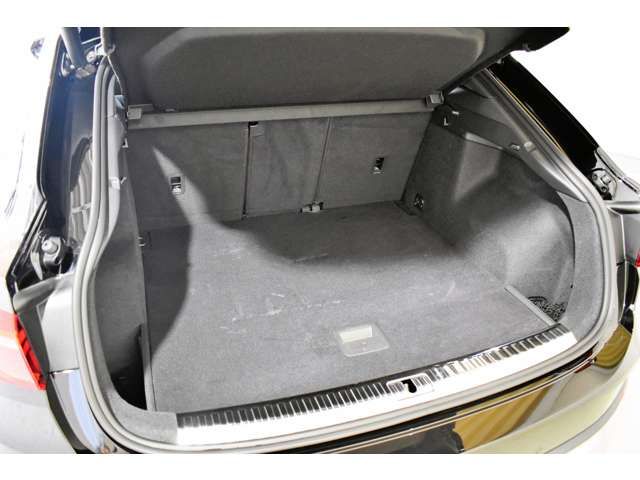 Audi Q3 2021-03 20384-5