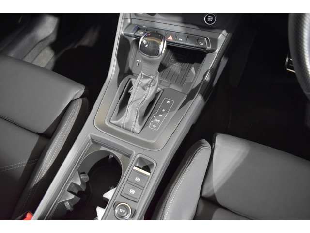Audi Q3 2021-03 20384-17