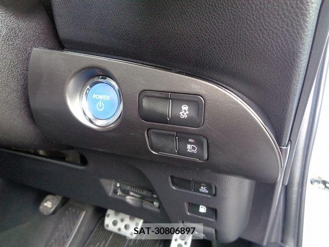Toyota PRIUS 2022-04 218912-17
