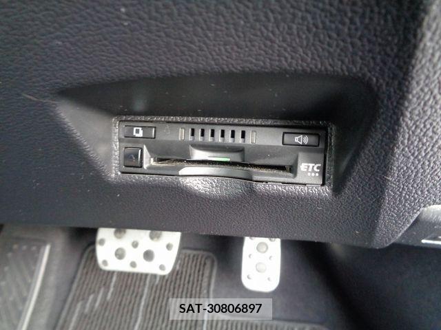 Toyota PRIUS 2022-04 218912-18
