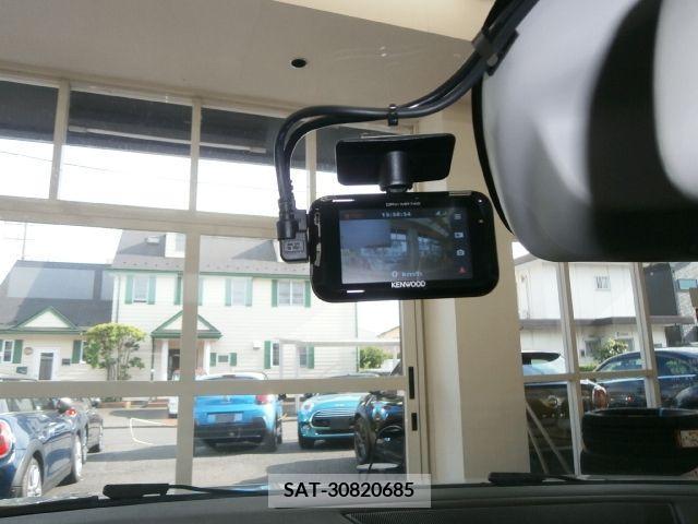Renault MEGANE 2018-11 387345-25