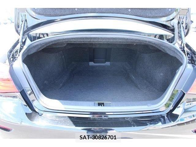 Nissan FUGA 2015-12 270762-11