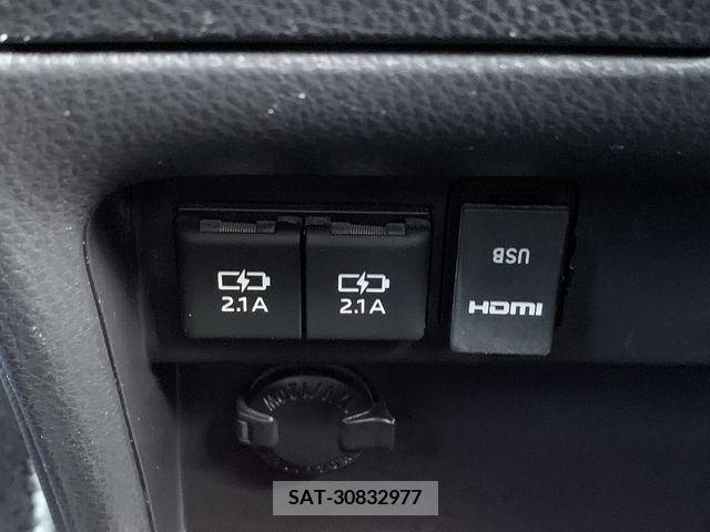 Toyota VOXY 2019-03 347585-27