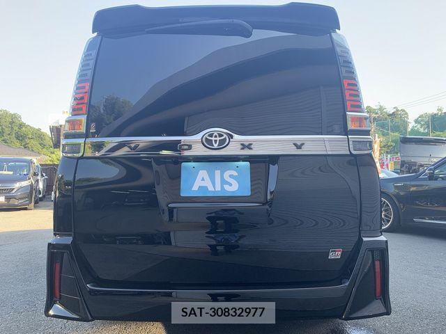 Toyota VOXY 2019-03 347585-6