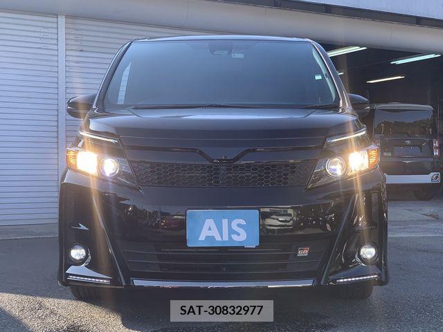Toyota VOXY 2019-03 347585-3