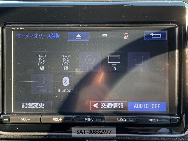Toyota VOXY 2019-03 347585-26