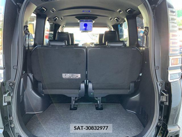 Toyota VOXY 2019-03 347585-20