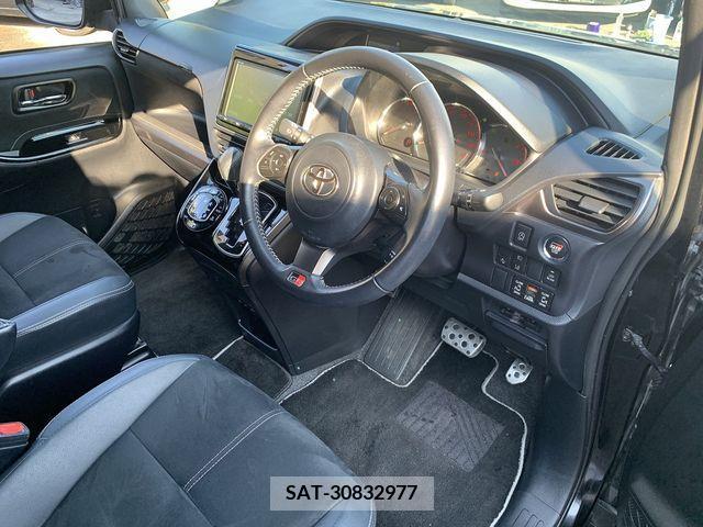 Toyota VOXY 2019-03 347585-15