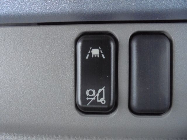 Mitsubishi CANTER 2023-04 22707-10
