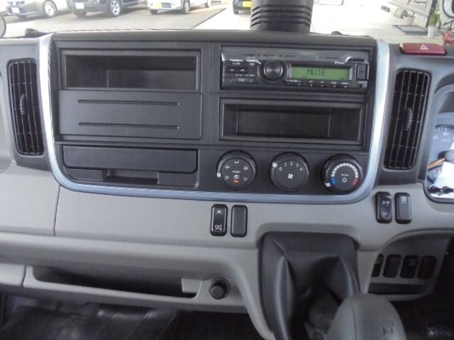 Mitsubishi CANTER 2023-04 22707-11