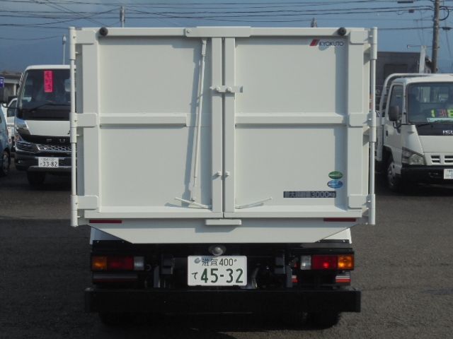 Mitsubishi CANTER 2023-04 22707-27