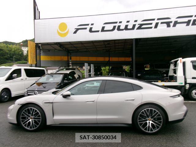 Porsche Taycan 2024-05 320057-11