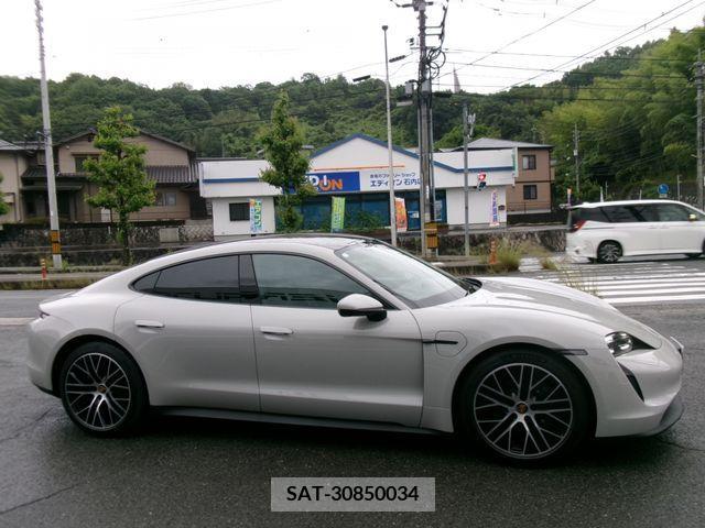 Porsche Taycan 2024-05 320057-10