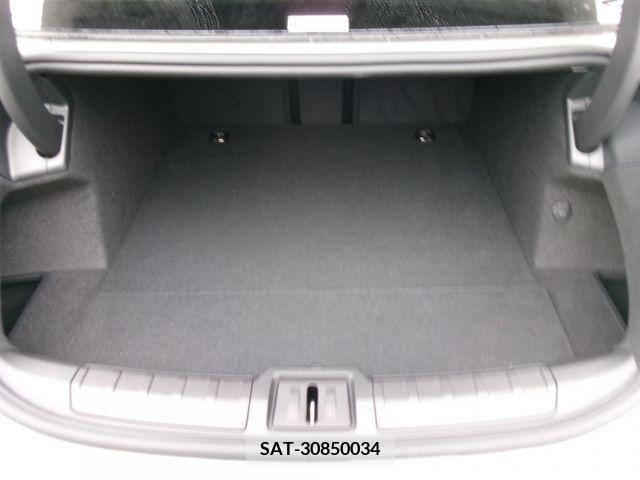 Porsche Taycan 2024-05 320057-8