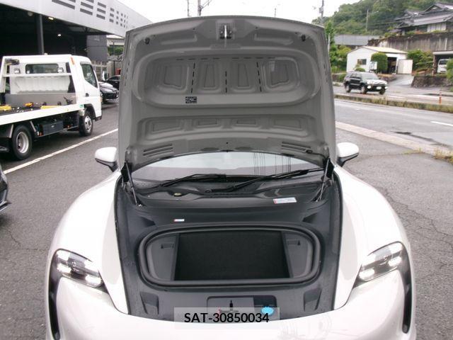 Porsche Taycan 2024-05 320057-6