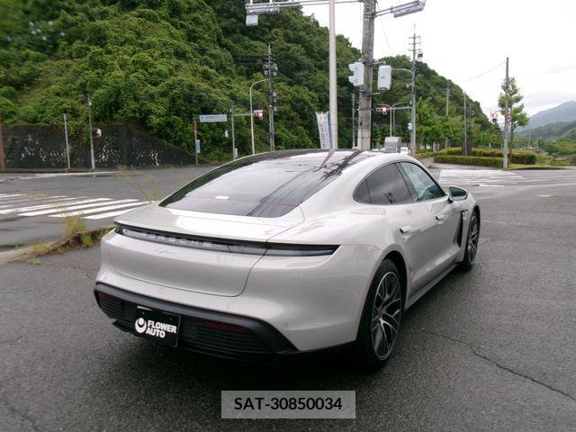 Porsche Taycan 2024-05 320057-2