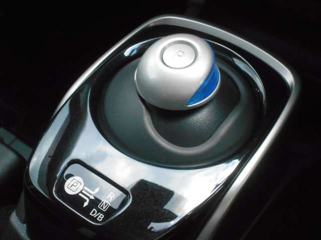 Nissan NOTE 2019-03 7609-5