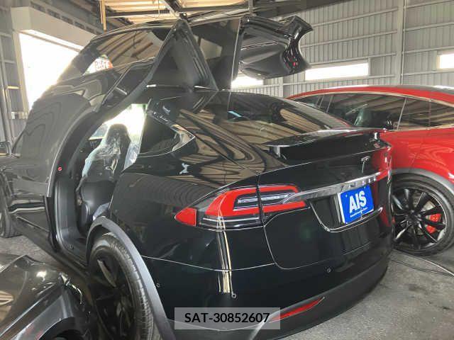 Tesla MODEL X 2018-09 299039-6
