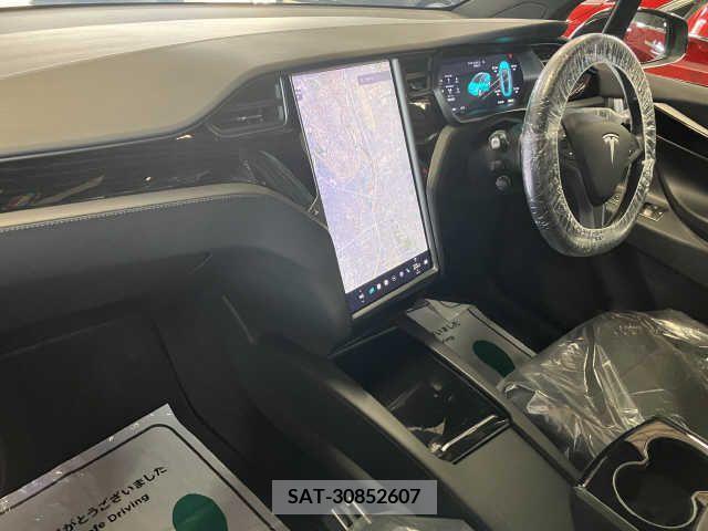 Tesla MODEL X 2018-09 299039-1