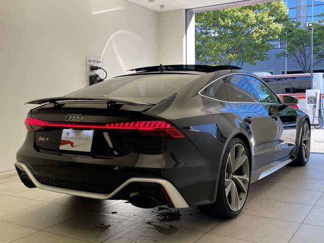 Audi RS7 2021-01 26713-1