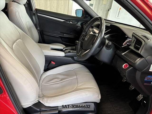 Honda CIVIC 2018-02 357939-15