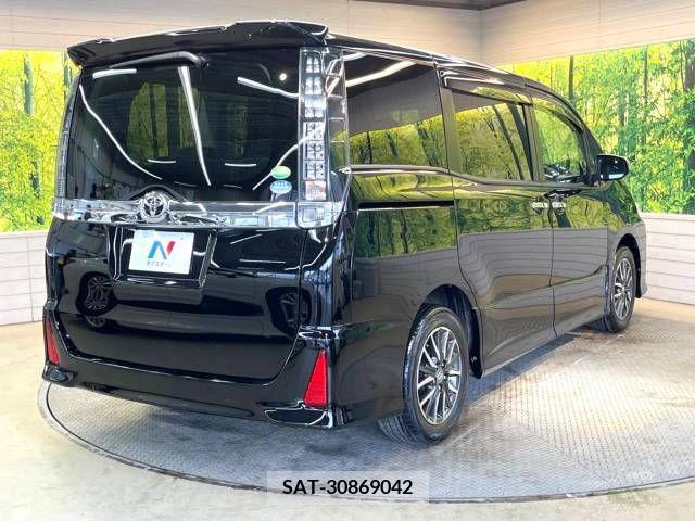 Toyota VOXY 2015-03 321433-18