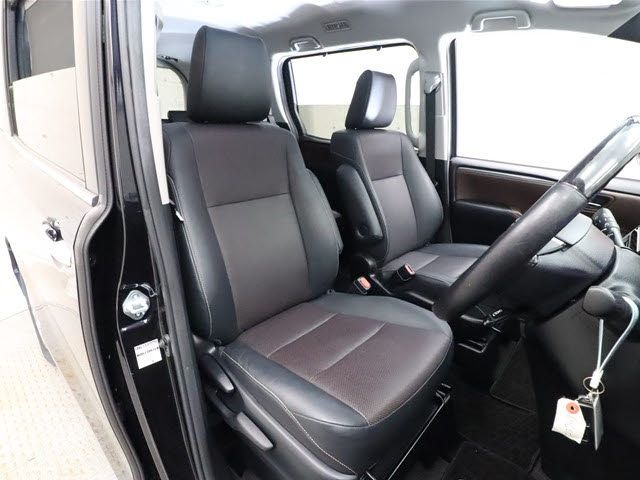 Toyota ESQUIRE 2015-09 11034-3