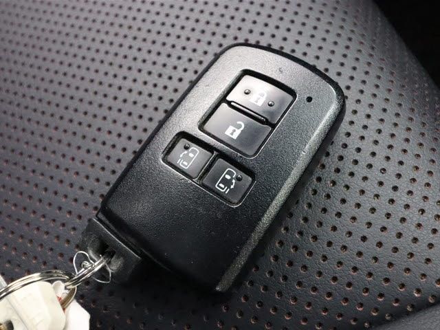 Toyota ESQUIRE 2015-09 11034-27