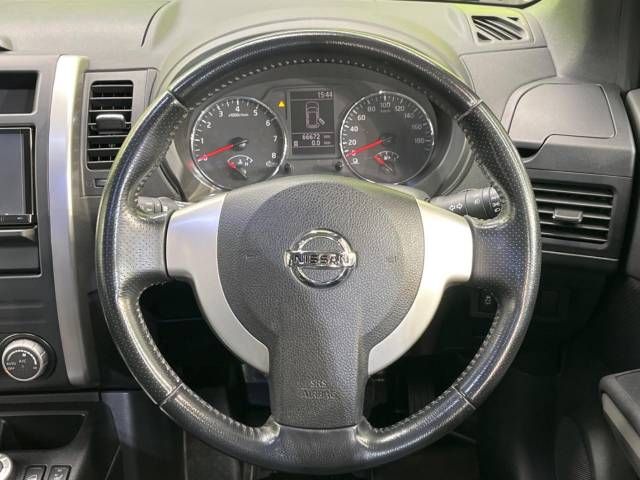 Nissan X-TRAIL 2012-02 196201-11