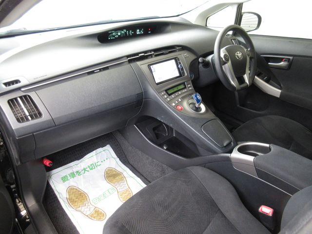 Toyota PRIUS 2012-07 935-13