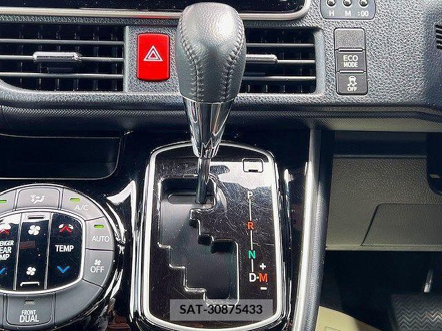 Toyota VOXY 2021-03 289429-19