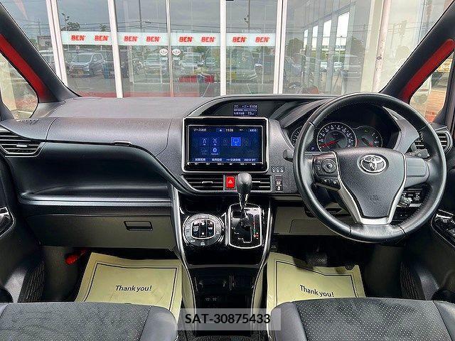 Toyota VOXY 2021-03 289429-1