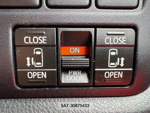 Toyota VOXY 2021-03 289429-11