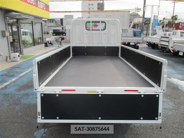 Mitsubishi CANTER 2023-12 205872-5