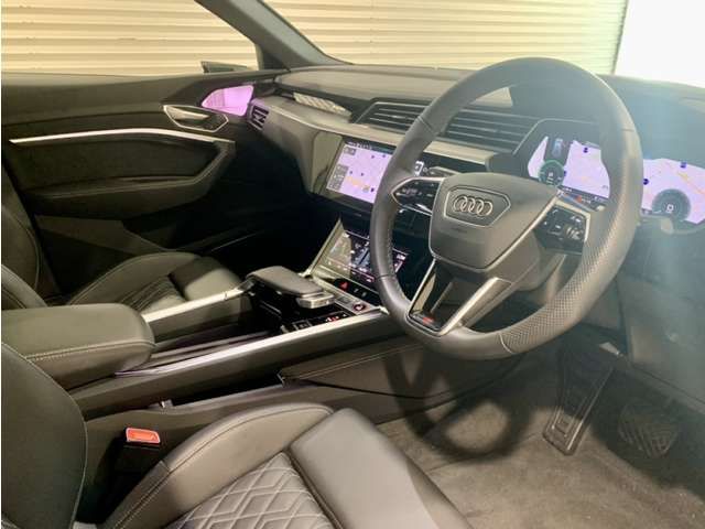 Audi E-TRON 2022-07 16800-11