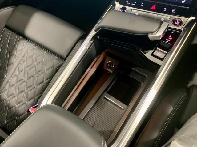 Audi E-TRON 2022-07 16800-17