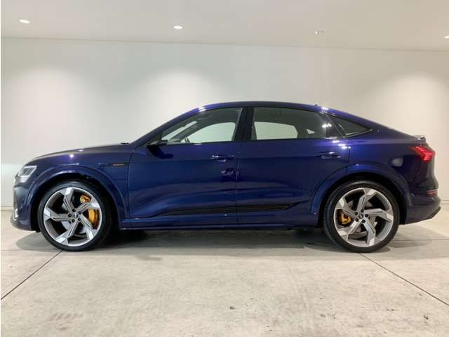 Audi E-TRON 2022-07 16800-7