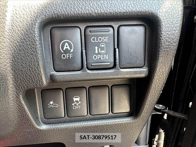 Nissan ROOX 2015-08 323782-3