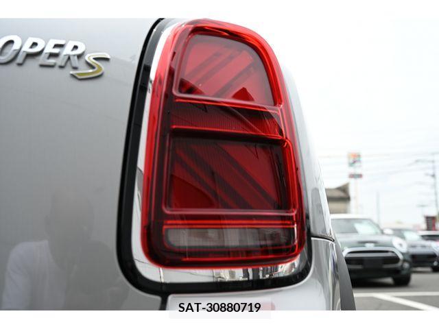 Bmw MINI 2023-04 319590-17