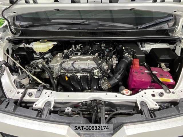 Toyota VOXY 2018-03 205876-19
