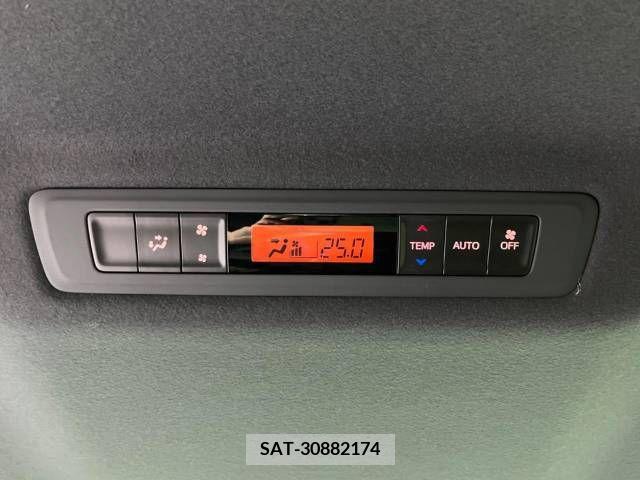 Toyota VOXY 2018-03 205876-6