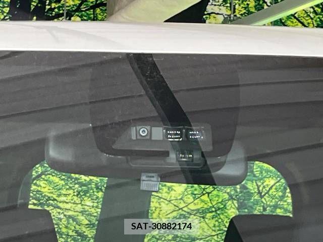 Toyota VOXY 2018-03 205876-5