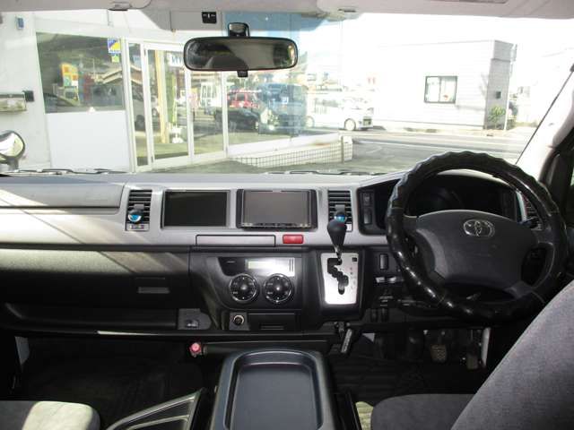 Toyota HIACE WAGON 2013-10 193709-10