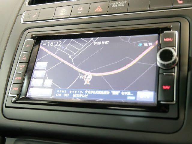 VolksWagen POLO 2016-11 24781-16