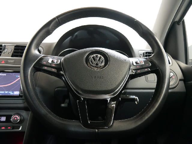 VolksWagen POLO 2016-11 24781-10